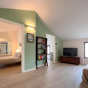 https://mansarda-montebello.it-lombardy.com